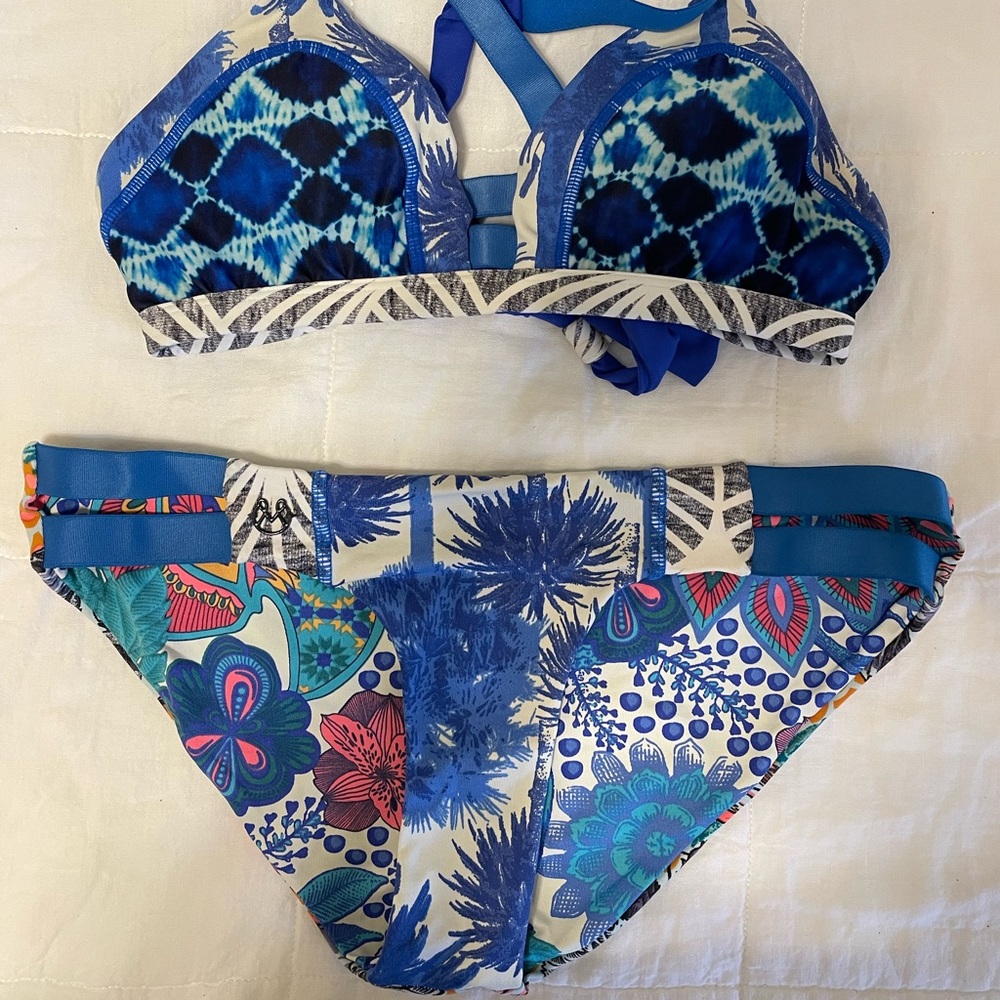 Maaji swimsuit with reversible bottoms